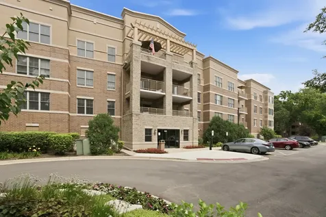 105 Lakeview Drive Bloomingdale IL 60108