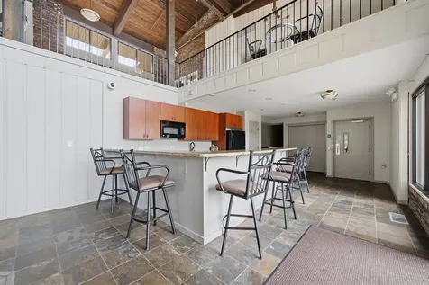 105 Lakeview Drive Bloomingdale IL 60108