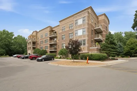 105 Lakeview Drive Bloomingdale IL 60108