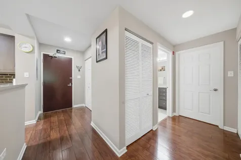 105 Lakeview Drive Bloomingdale IL 60108