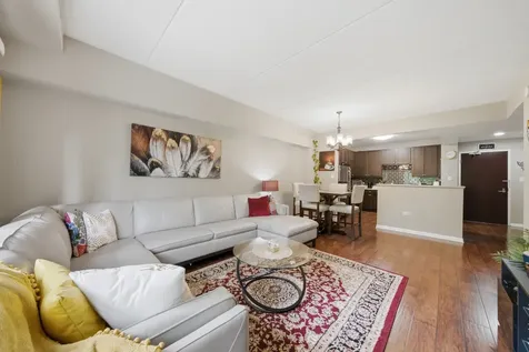 105 Lakeview Drive Bloomingdale IL 60108