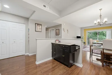 105 Lakeview Drive Bloomingdale IL 60108