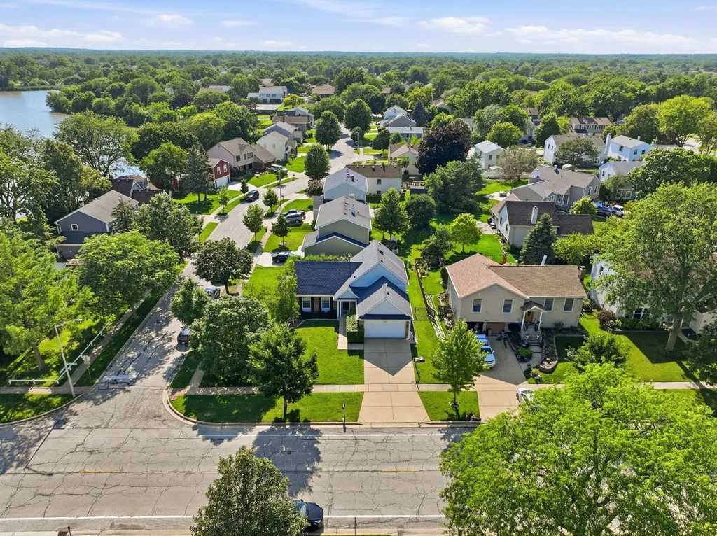 572 North Walnut Lane Schaumburg IL 60194