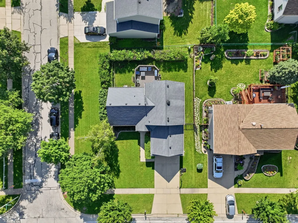 572 North Walnut Lane Schaumburg IL 60194
