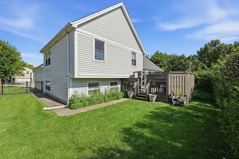 572 North Walnut Lane Schaumburg IL 60194