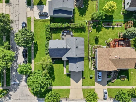 572 North Walnut Lane Schaumburg IL 60194