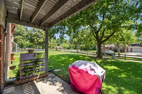 196 Grove Avenue Des Plaines IL 60016