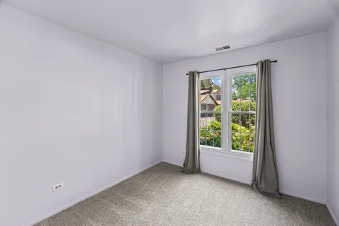 196 Grove Avenue Des Plaines IL 60016