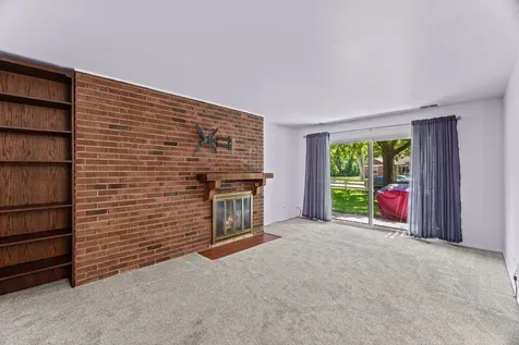 196 Grove Avenue Des Plaines IL 60016