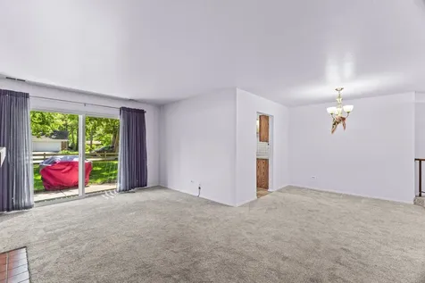 196 Grove Avenue Des Plaines IL 60016