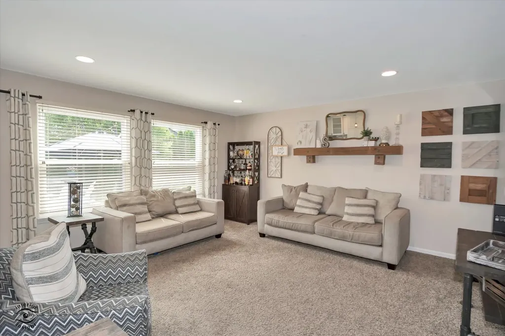 9035 Westminster Drive Woodridge IL 60517