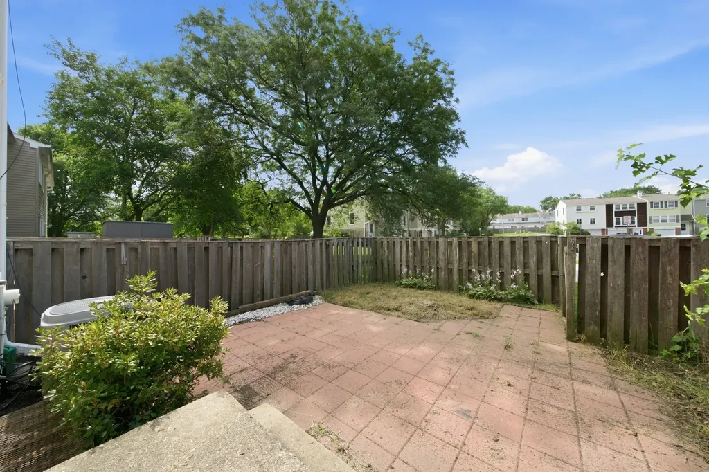 1809 Dumont Lane Schaumburg IL 60194