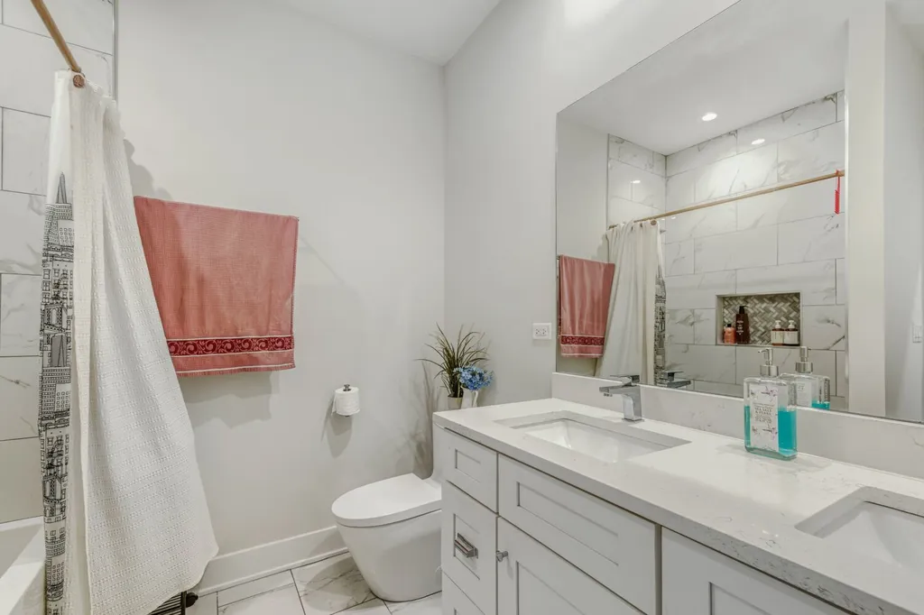 1707 South Jefferson Street Chicago IL 60616
