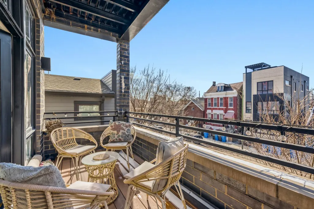 1707 South Jefferson Street Chicago IL 60616