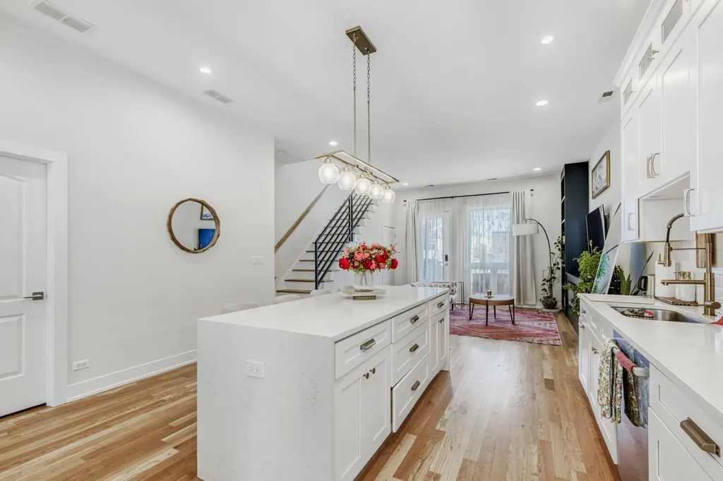 1707 South Jefferson Street Chicago IL 60616