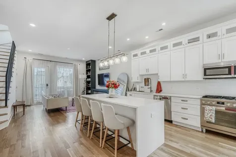 1707 South Jefferson Street Chicago IL 60616