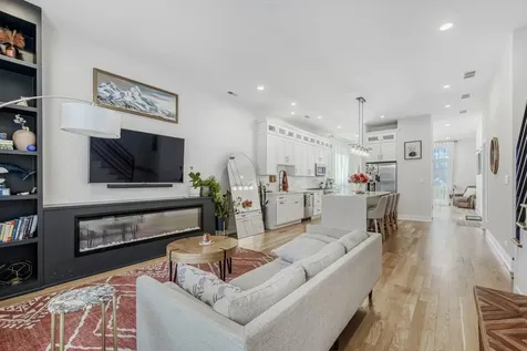 1707 South Jefferson Street Chicago IL 60616