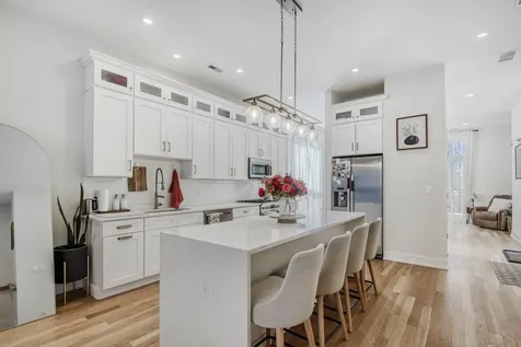 1707 South Jefferson Street Chicago IL 60616