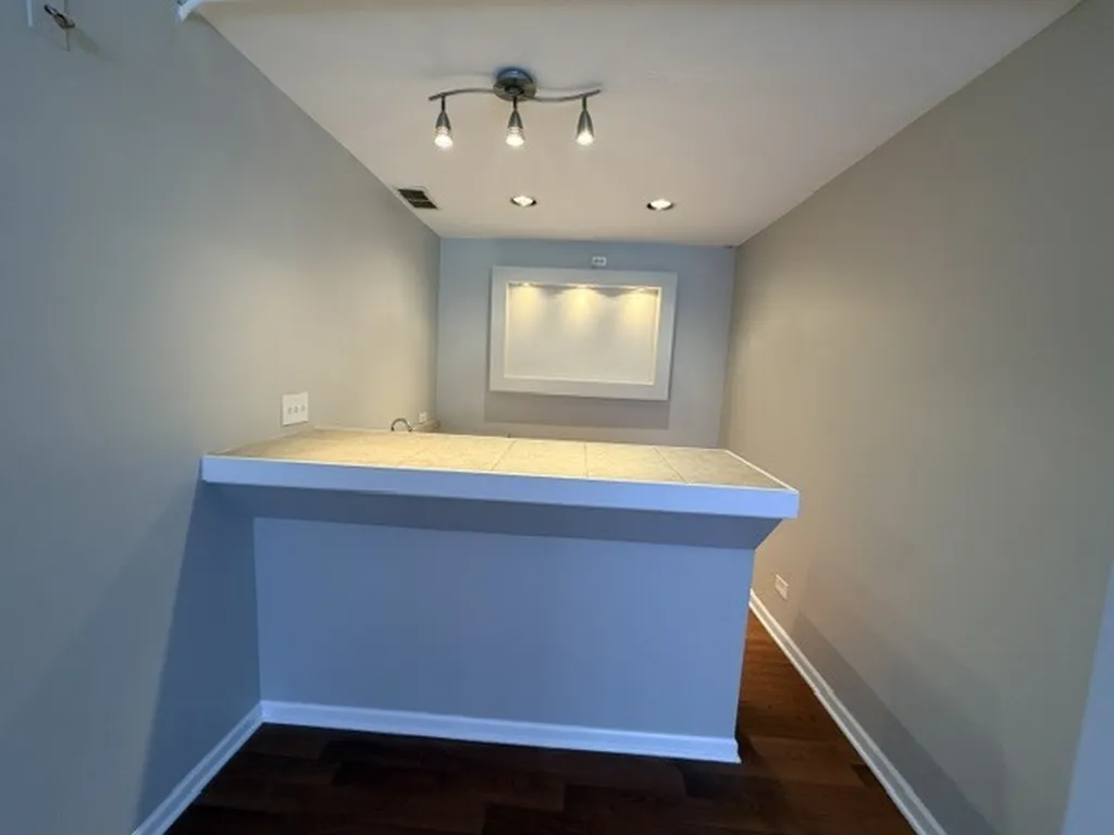 2350 Twilight Drive Aurora IL 60503