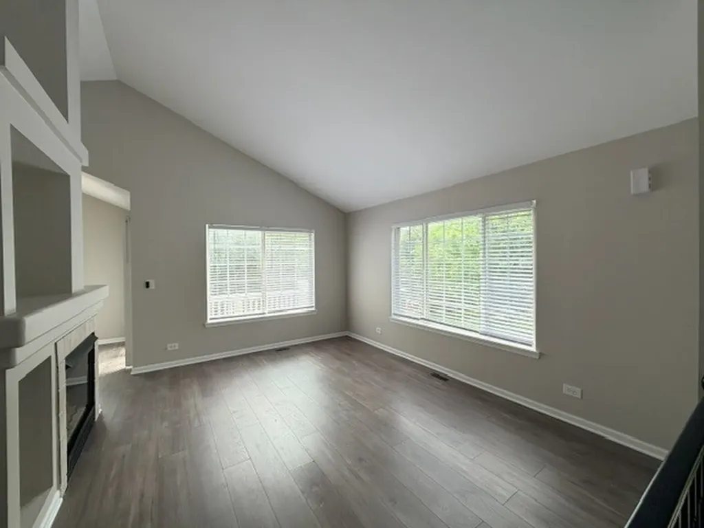 2350 Twilight Drive Aurora IL 60503
