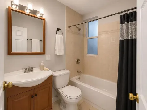 7209 North Damen Avenue Chicago IL 60645