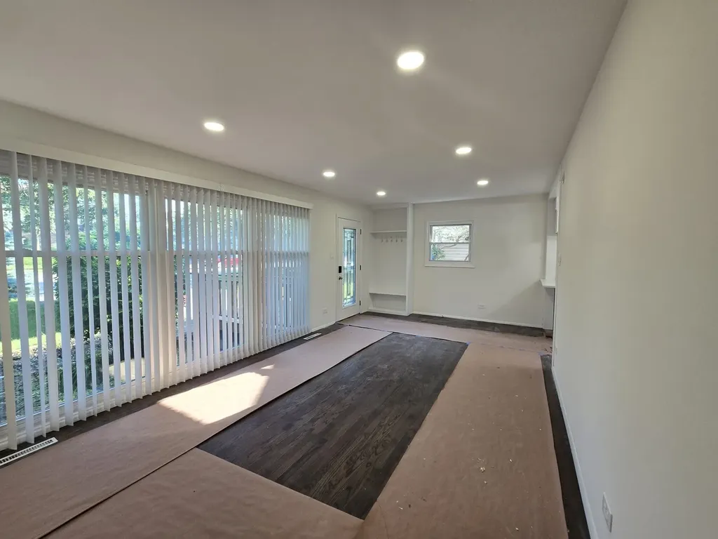 58 East 55th Street Westmont IL 60559