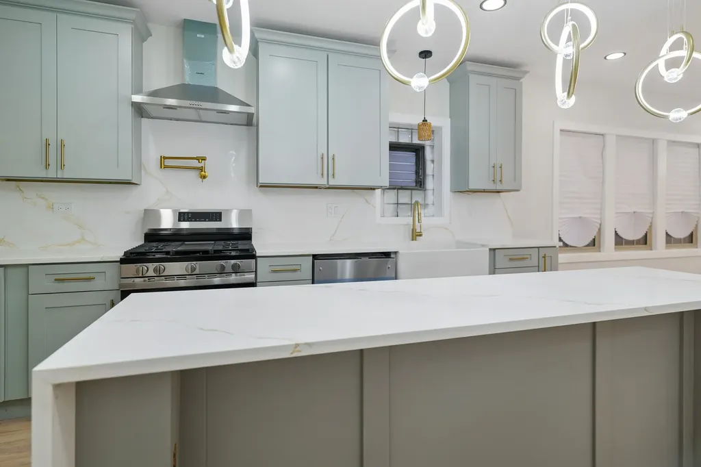 5218 West 55th Street Chicago IL 60638