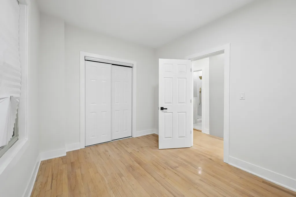 5218 West 55th Street Chicago IL 60638