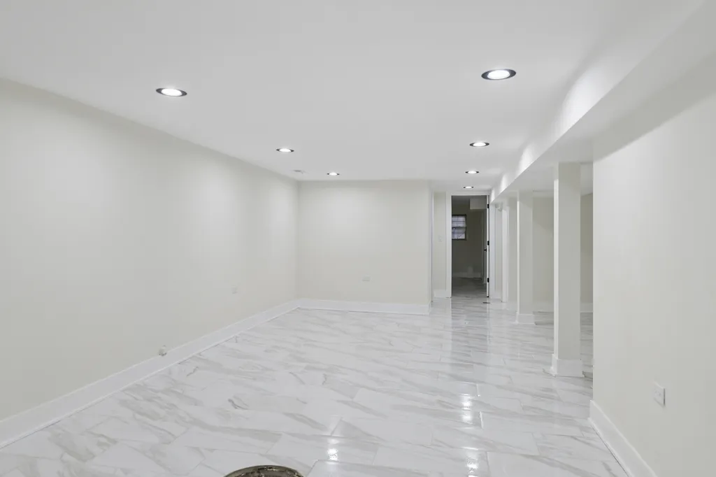 5218 West 55th Street Chicago IL 60638