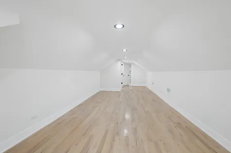 5218 West 55th Street Chicago IL 60638
