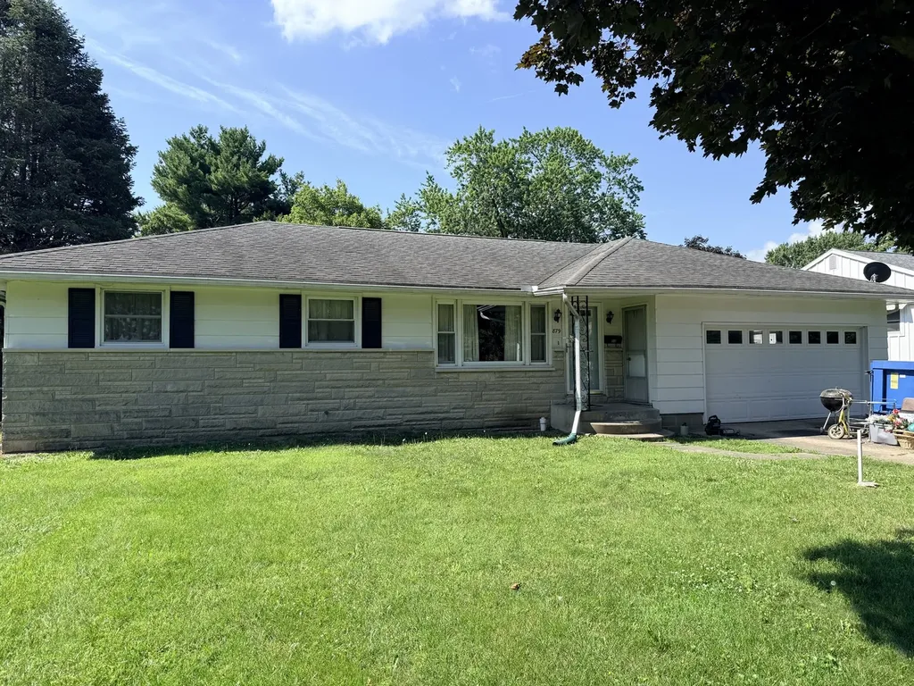879 East Honeywell Avenue Hoopeston IL 60942