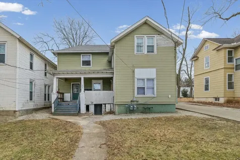 820 West Washington Street Bloomington IL 61701