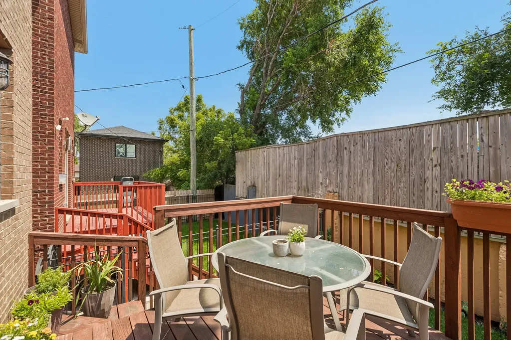 2813 South Grove Street Chicago IL 60608