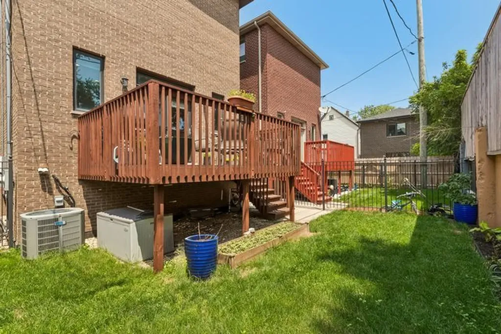 2813 South Grove Street Chicago IL 60608