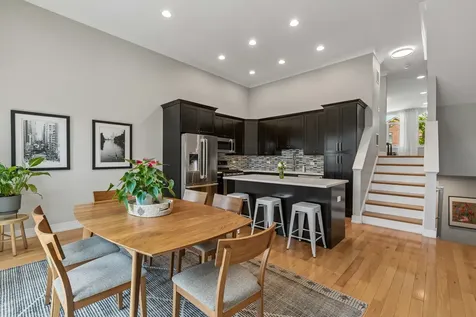 2813 South Grove Street Chicago IL 60608