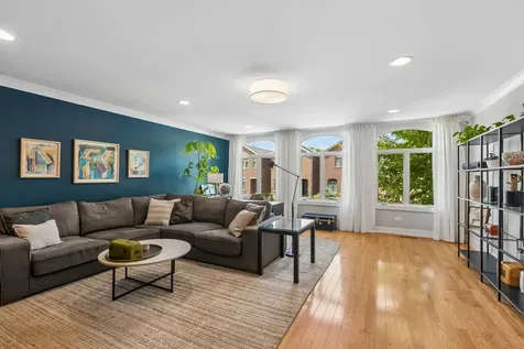 2813 South Grove Street Chicago IL 60608