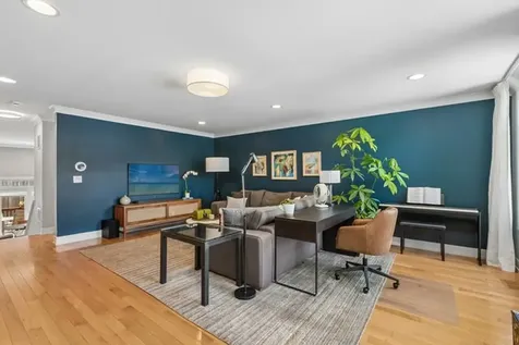 2813 South Grove Street Chicago IL 60608