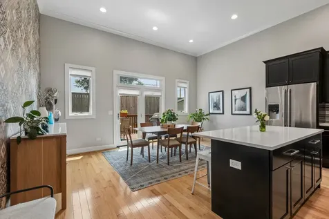 2813 South Grove Street Chicago IL 60608