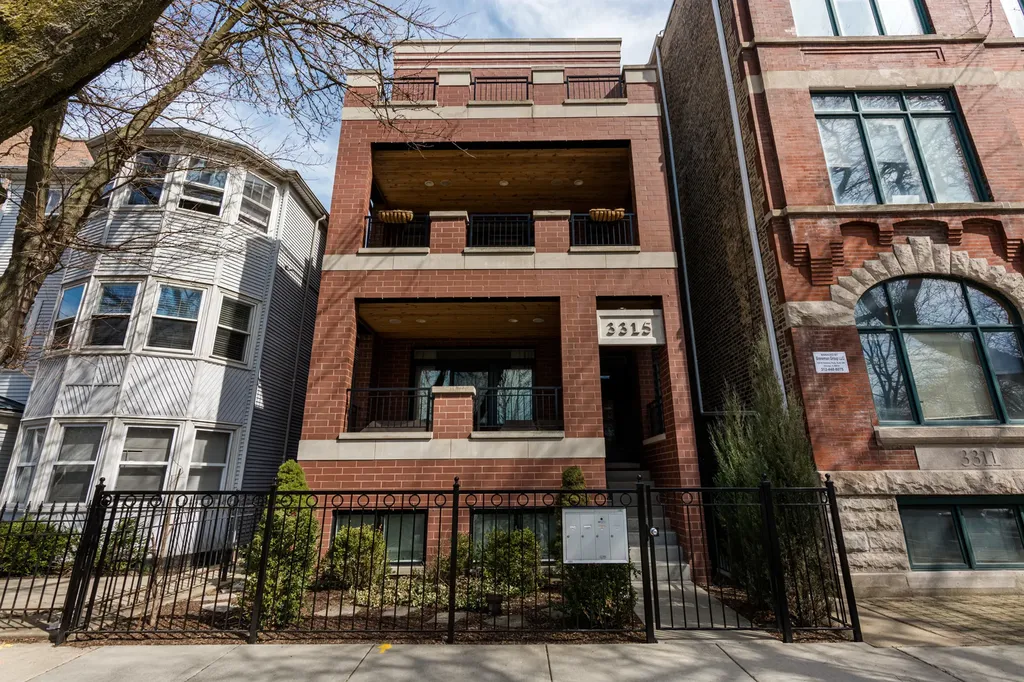 3315 North Seminary Avenue Chicago IL 60657