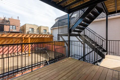 3315 North Seminary Avenue Chicago IL 60657