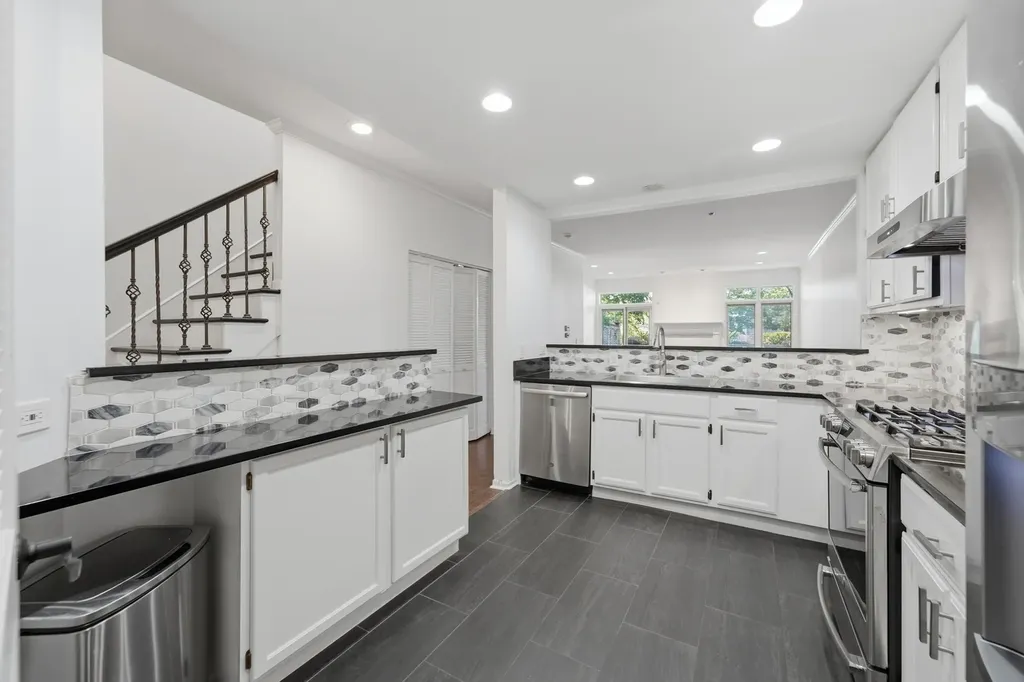 4268 West Harrington Lane Chicago IL 60646