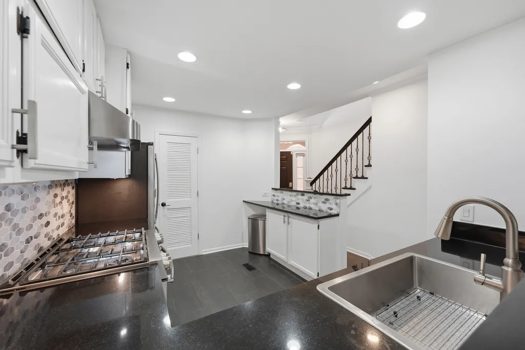 4268 West Harrington Lane Chicago IL 60646