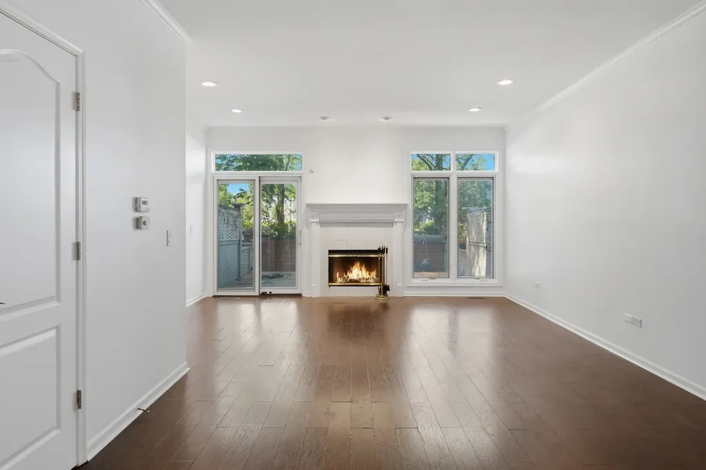 4268 West Harrington Lane Chicago IL 60646