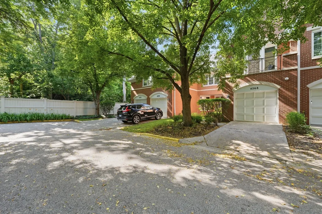 4268 West Harrington Lane Chicago IL 60646