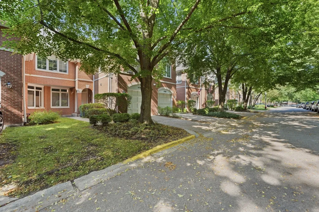 4268 West Harrington Lane Chicago IL 60646