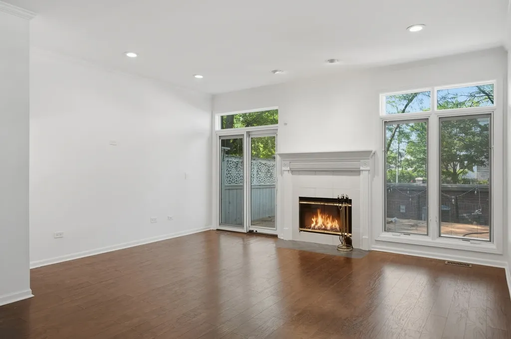 4268 West Harrington Lane Chicago IL 60646
