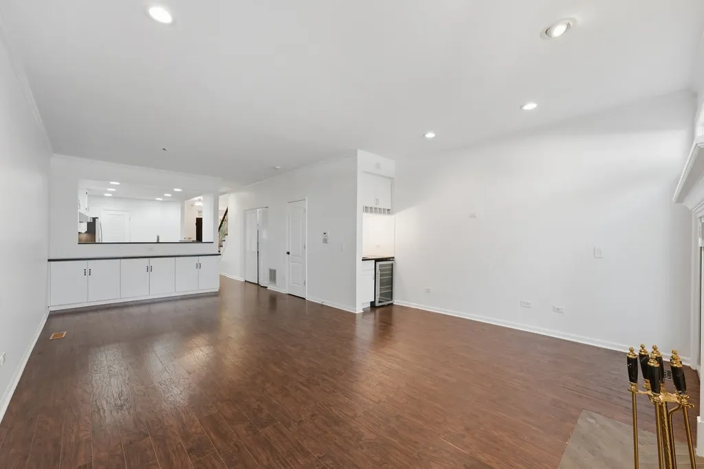 4268 West Harrington Lane Chicago IL 60646