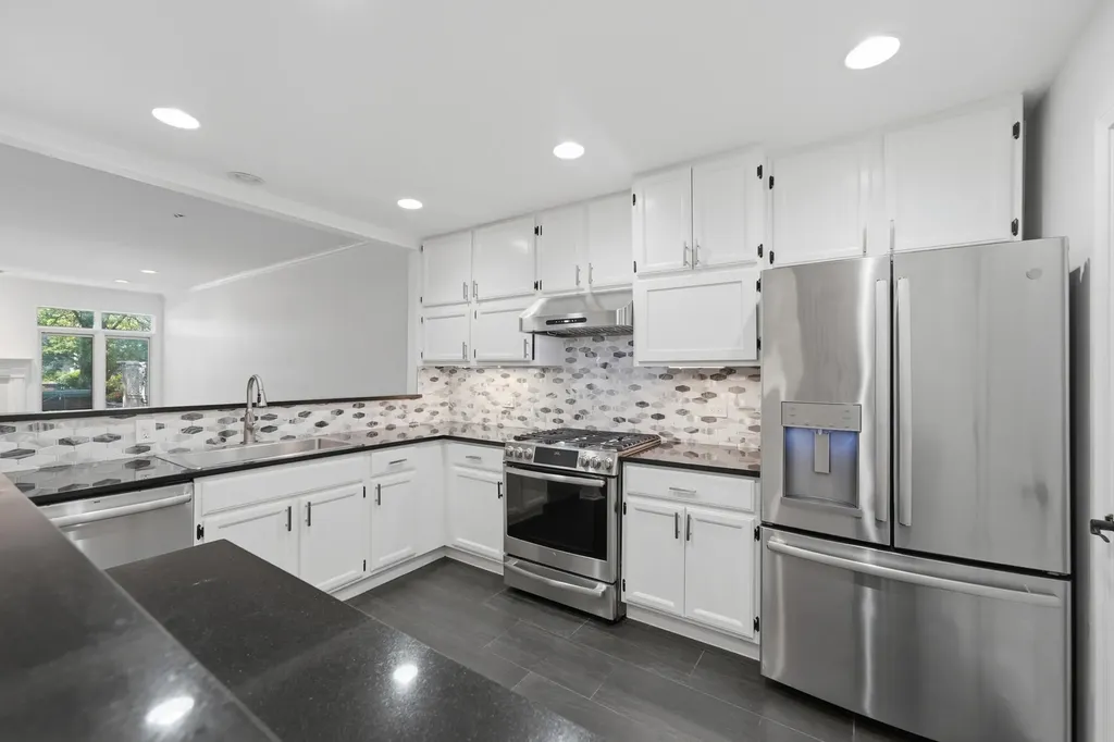 4268 West Harrington Lane Chicago IL 60646