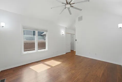 4268 West Harrington Lane Chicago IL 60646