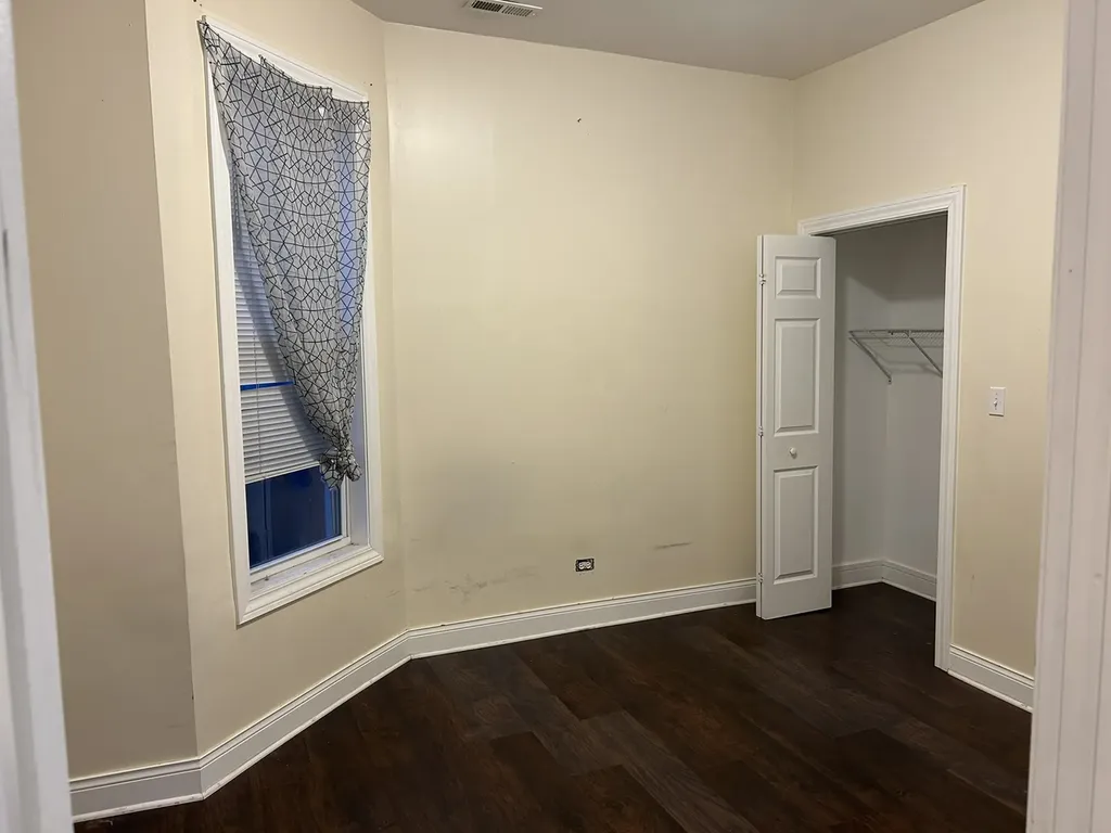 6018 South Eberhart Avenue Chicago IL 60637